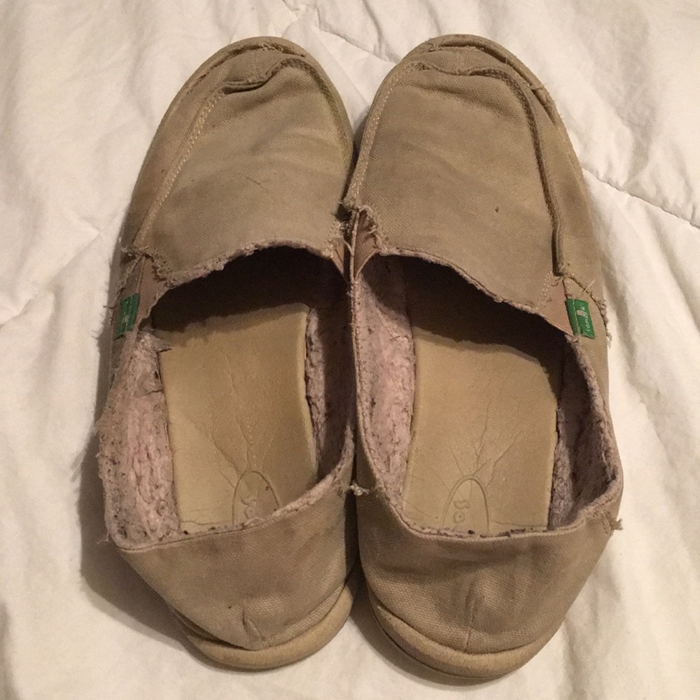 Sanuk slip on shoes